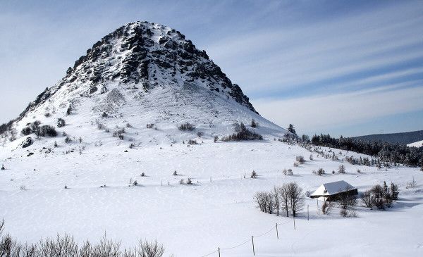 Le Mont Gerbier de Jonc sous la neige